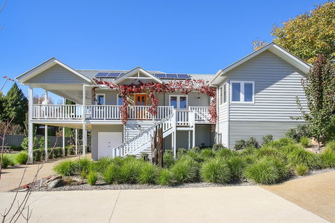 Autumn Home - Our Place At Bright - ACT Tourism 0
