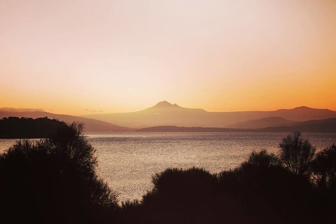 Manfield City Waterfront View Cottage - ACT Tourism 0