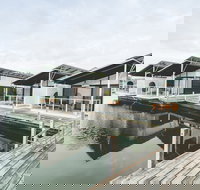 Caves Coastal Bar  Bungalows - ACT Tourism