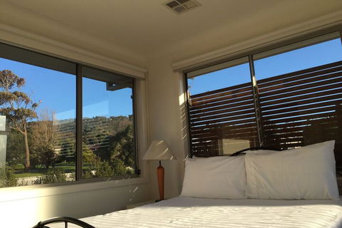 Aquawaters House By Barefoot Beach Stays - ACT Tourism 6