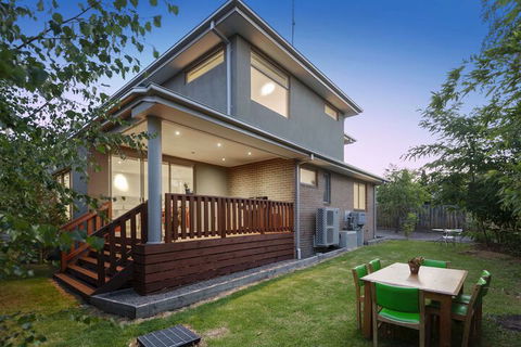 Aquawaters House By Barefoot Beach Stays - ACT Tourism 1