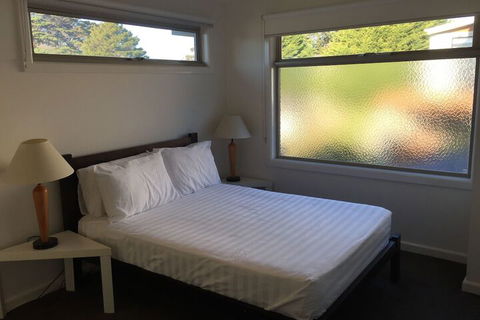 Aquawaters House By Barefoot Beach Stays - ACT Tourism 3