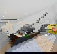 Ultra Modern Luxurious home in Tranquil Sydney - ACT Tourism