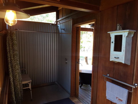 Mango Lodge At River Heads - ACT Tourism 6