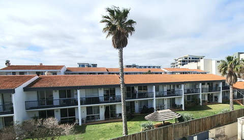 West Beach Lagoon 221 - Stylish Apartment - ACT Tourism 0