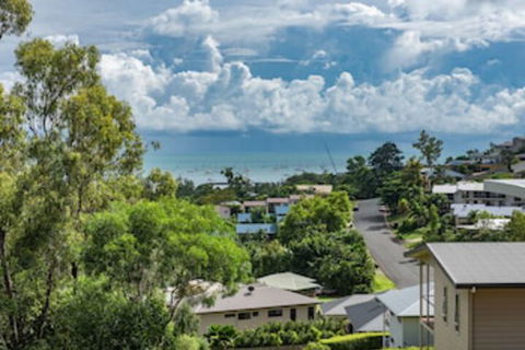 Austinmer - Cannonvale - ACT Tourism 0