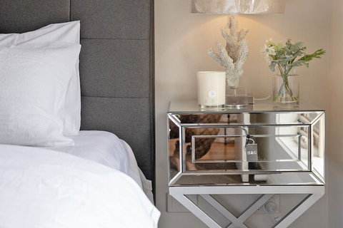 AUJOY 4 Bed Townhouse Glen Waverley - ACT Tourism 3