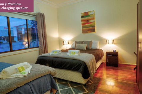 Wollongong Train Station Holiday House - ACT Tourism 6