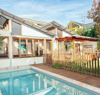 Sunny Family Beach House - ACT Tourism