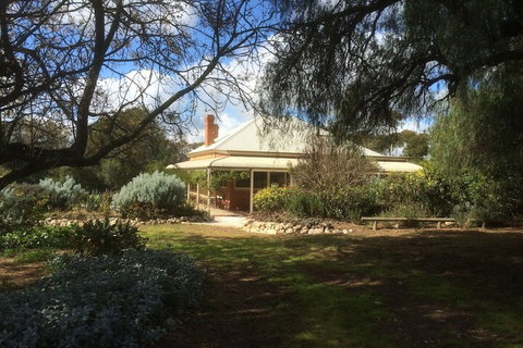 Thalia Getaway Villa - ACT Tourism 0
