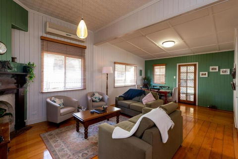 Ambiente Cottage Pet & Family Friendly - ACT Tourism 3