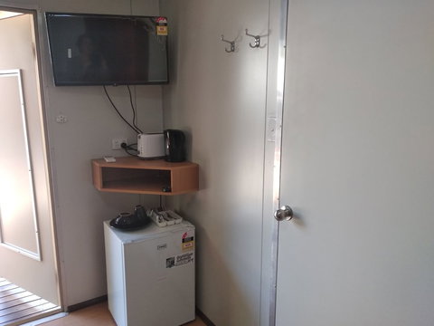 Mud Crab Motel - ACT Tourism 5