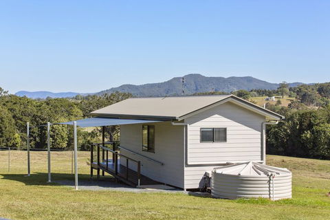 Valley Cabins By The Creek - ACT Tourism 1