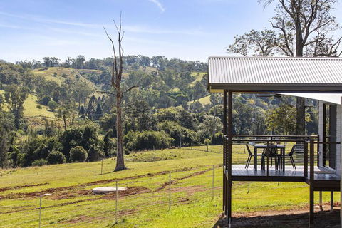 Valley Cabins By The Creek - ACT Tourism 4