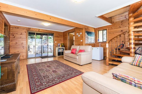 31 Elizabeth Crescent - ACT Tourism 4
