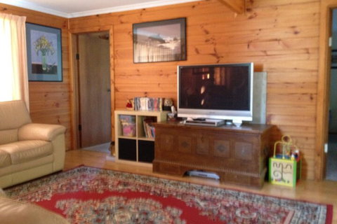 31 Elizabeth Crescent - ACT Tourism 5