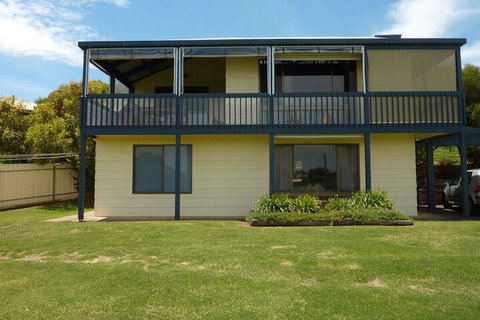 31 Elizabeth Crescent - ACT Tourism 1