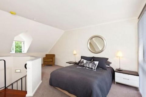 Spacious City 2 BR House Fit 6 PP - ACT Tourism 2