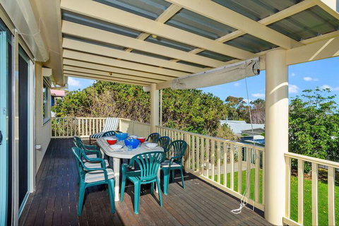 22 Broadbeach Drive - ACT Tourism 4