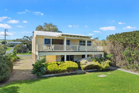 22 Broadbeach Drive - ACT Tourism 3