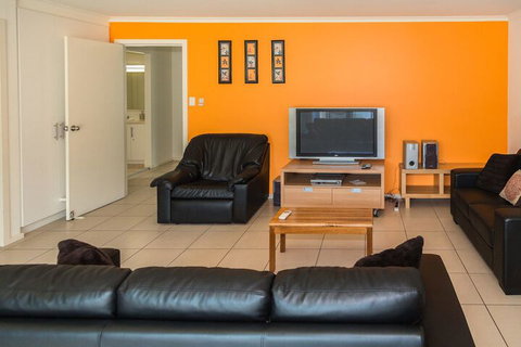 Salt 37 Oceanview Drive - ACT Tourism 6