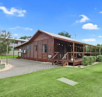 The Log Cabin 47 Jetty Road - ACT Tourism