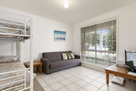 Seaholme Free Wifi & Foxtel - ACT Tourism 2