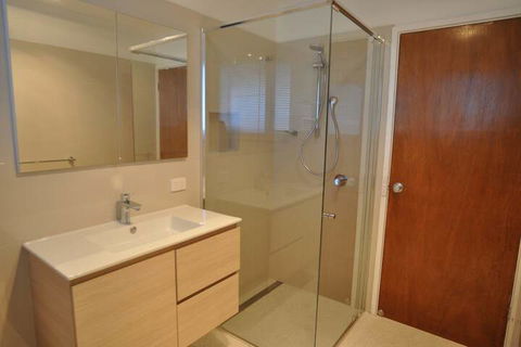 Salty Sands Meters From THE Beach Free Wifi - ACT Tourism 4