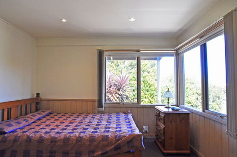 Archies Beachside Abode PET Friendly - ACT Tourism 5