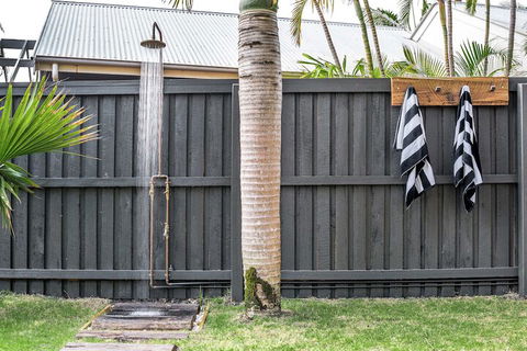 A PERFECT STAY - 3 Salty Sisters - ACT Tourism 3