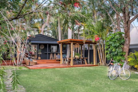 A PERFECT STAY - 3 Salty Sisters - ACT Tourism 0