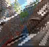 The Jetty Beach Apartment by Ready Set Host - ACT Tourism