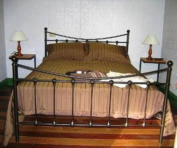 Old Kent Road Apartments - ACT Tourism 0