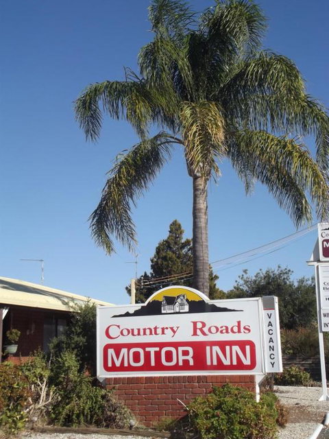 Country Roads Motor Inn - ACT Tourism 5
