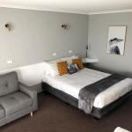 Country Roads Motor Inn - ACT Tourism 0