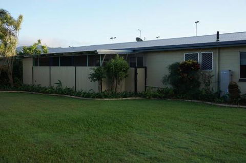 YAL Cairns A Motel That Makes A Difference - ACT Tourism 1
