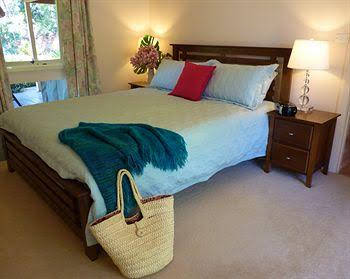 Australian Home Away At Eltham Venn Cottage - ACT Tourism 4