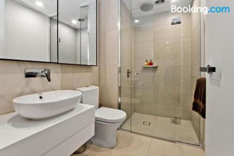 Along Melbournes Magic Boulevard - ACT Tourism 7