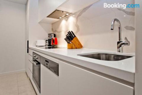 Along Melbournes Magic Boulevard - ACT Tourism 3