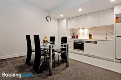 Along Melbournes Magic Boulevard - ACT Tourism 2