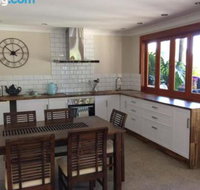 Takura Heights Modern Country Apartment with Pool Access - ACT Tourism