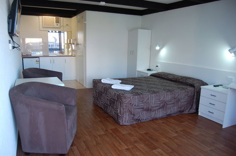 Slipway Hotel Motel - ACT Tourism 6