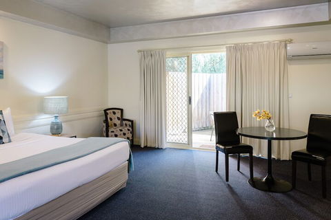 Fairways Resort - ACT Tourism 3