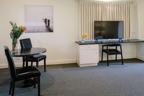 Fairways Resort - ACT Tourism 5