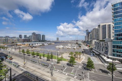 Docklands Private Collection Of Apartments - Digital Harbour - ACT Tourism 0