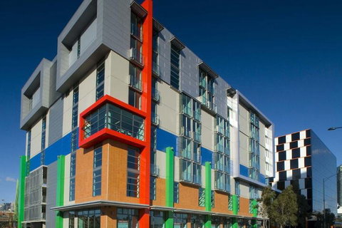 Docklands Private Collection Of Apartments - Digital Harbour - ACT Tourism 3