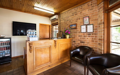 Nightcap At Macquarie Inn - ACT Tourism 2