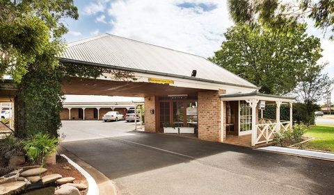 Nightcap At Macquarie Inn - ACT Tourism 1