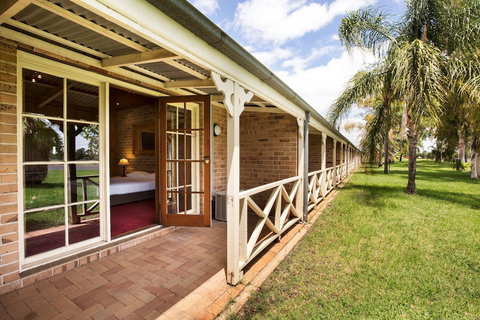 Nightcap At Macquarie Inn - ACT Tourism 6