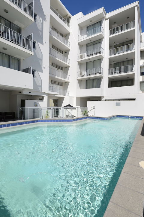 Macquarie Waters Boutique Apartment Hotel - ACT Tourism 1